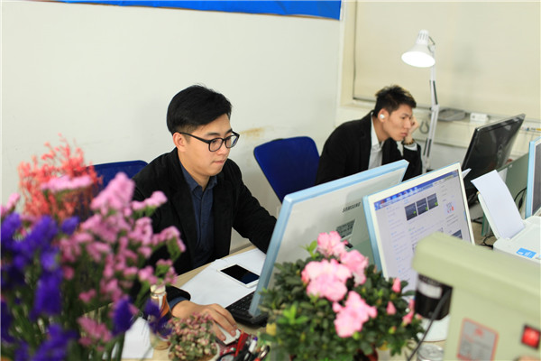 炫園財務(wù)部經(jīng)理